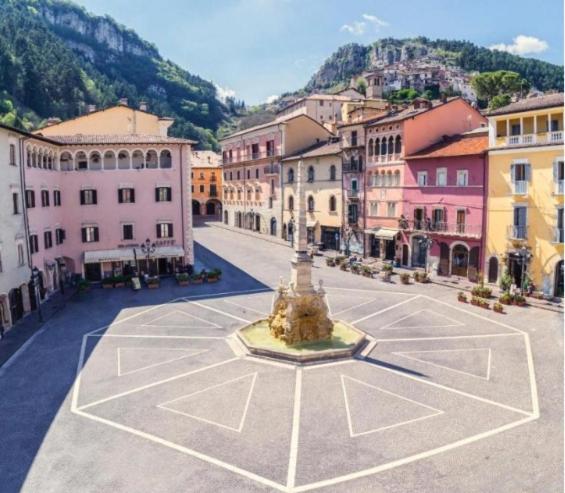 La Lucciola Albergo Ristorante Tagliacozzo Esterno foto