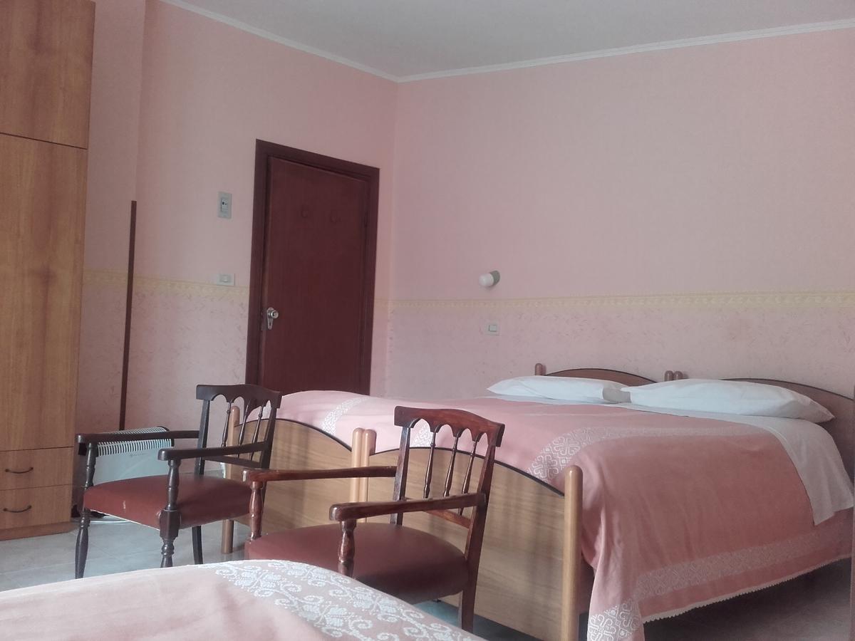 La Lucciola Albergo Ristorante Tagliacozzo Esterno foto