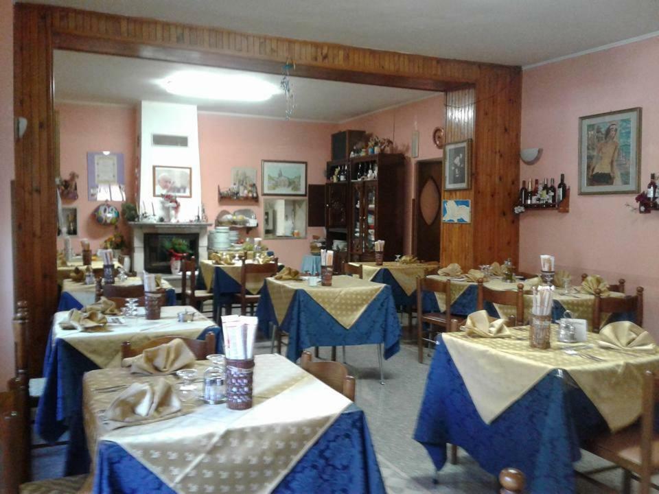 La Lucciola Albergo Ristorante Tagliacozzo Esterno foto